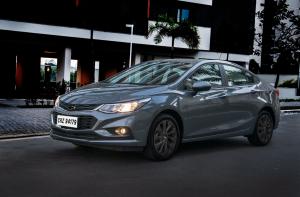 2018 Chevrolet Cruze LT Black Bow Tie